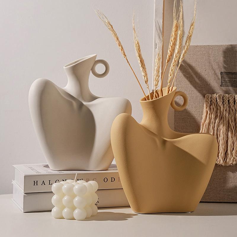 Hom & Ember – Minimalist Small Ceramic Flower Vase in Beige Statue Design for a Chic Interior
