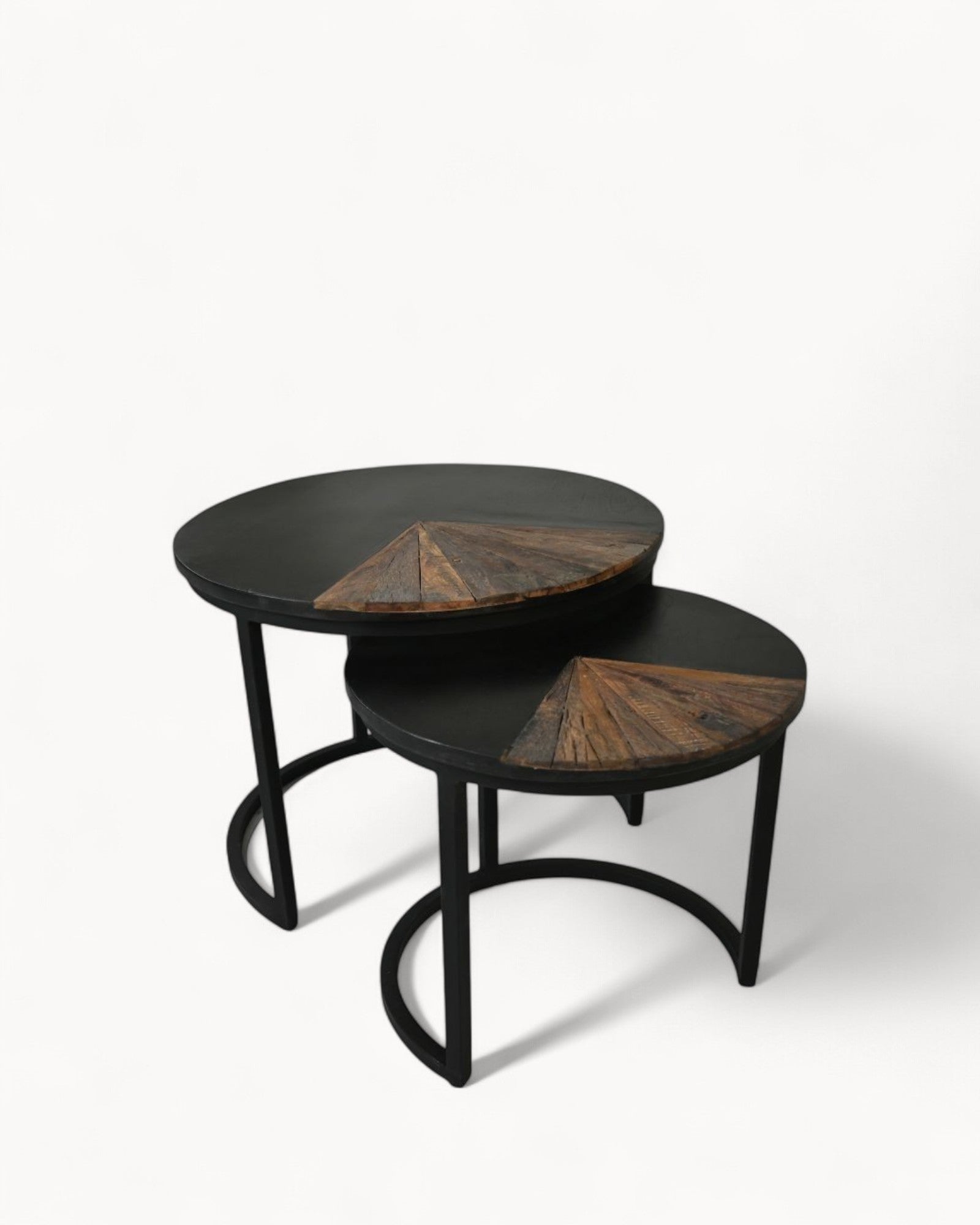 Hom & Ember - Round Table Teak and Metal Look