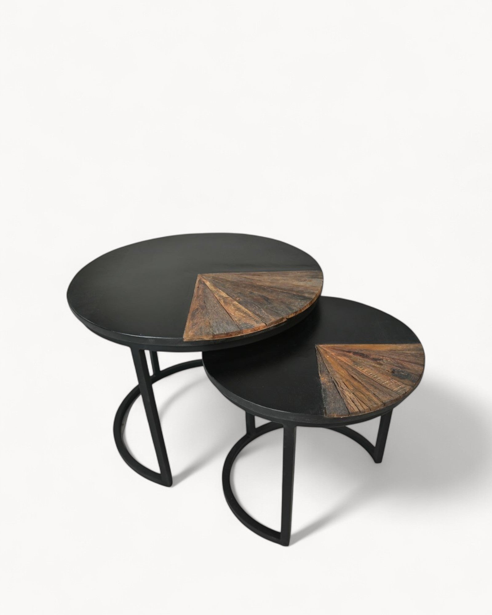 Hom & Ember - Round Table Teak and Metal Look