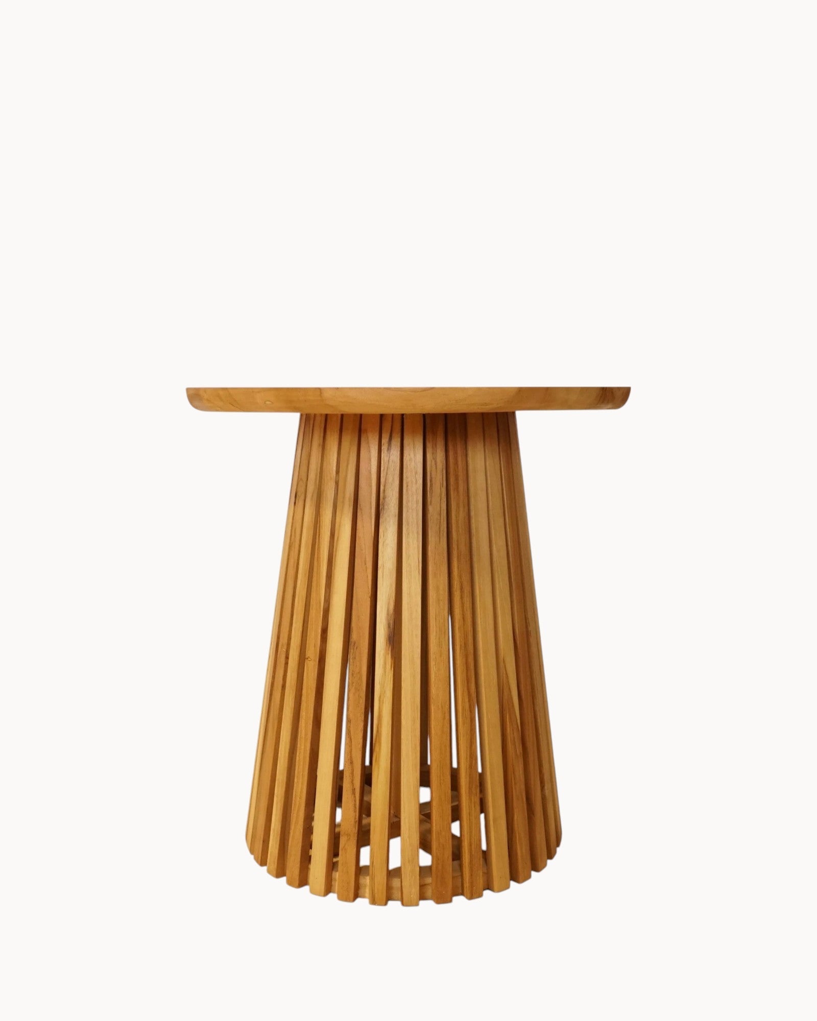 Hom & Ember - Round Side Table Oak Veneer Look