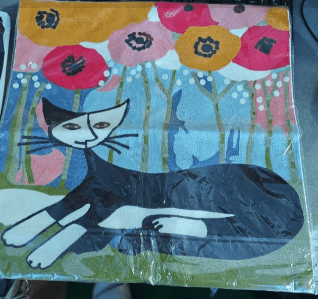 Embroidered Cushion Cover Abstract Cat Art Cotton Decorative Throw Pillow Cover for Sofa 45cm Square - Hom & Ember