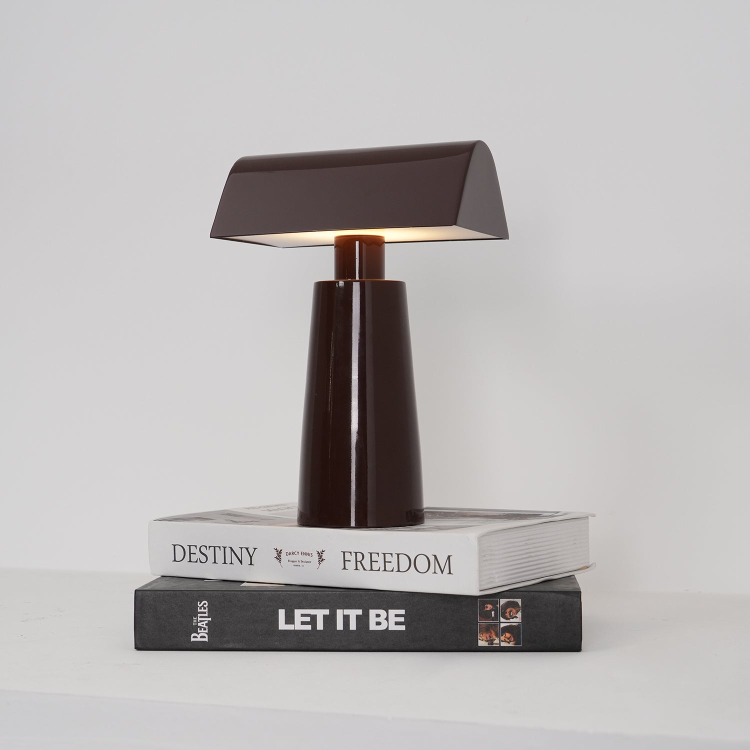 Hom & Ember – Caret Table Lamp - Hom & Ember