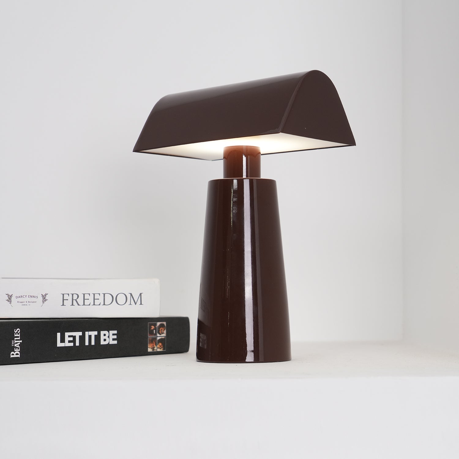 Hom & Ember – Caret Table Lamp - Hom & Ember