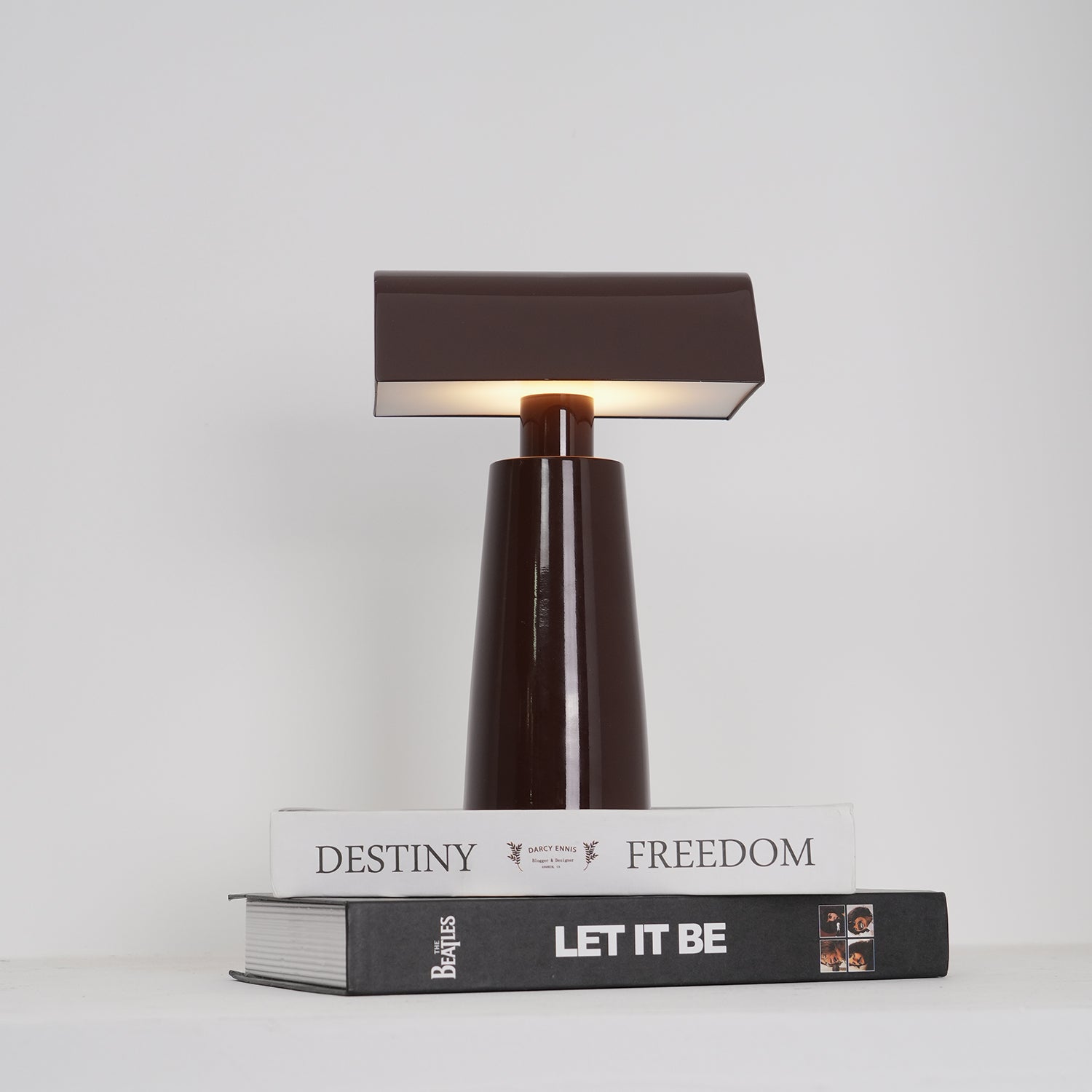 Hom & Ember – Caret Table Lamp - Hom & Ember