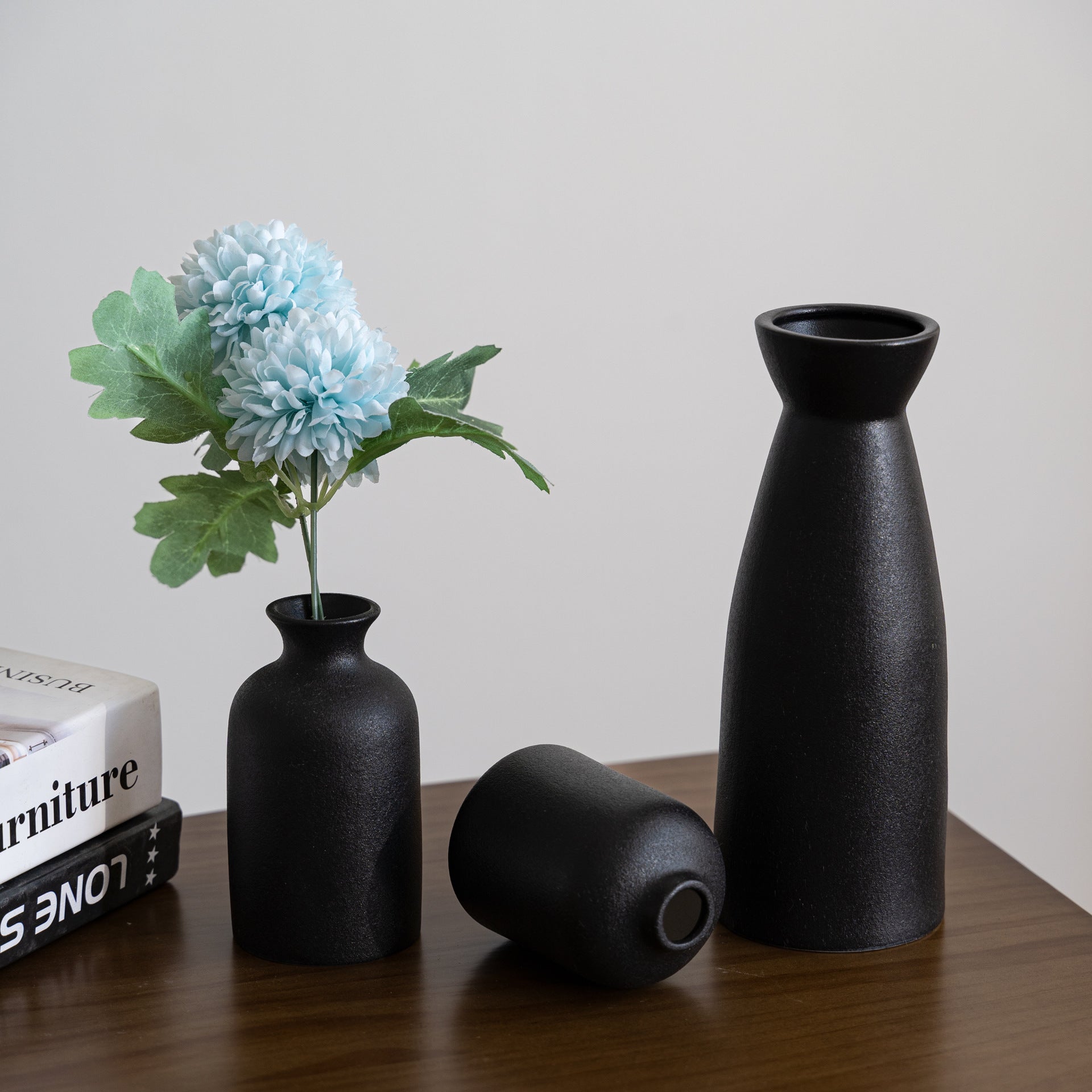 Hom & Ember – Elegant 3 - Piece Ceramic Vase Set - Hom & Ember