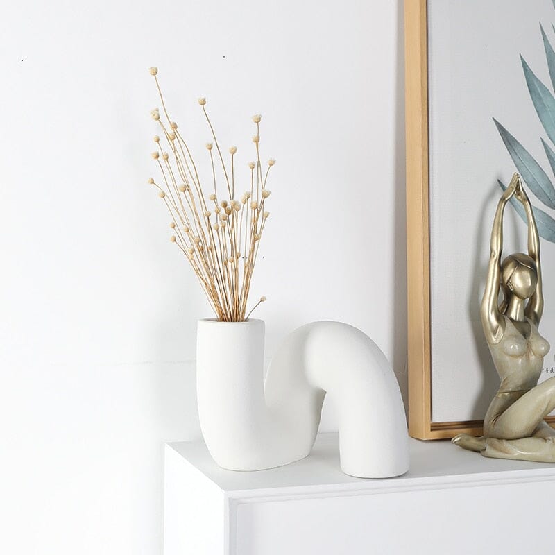 Hom & Ember – Elegant Abstract Ceramic Vase for Contemporary Interiors with Timeless Charm - Hom & Ember