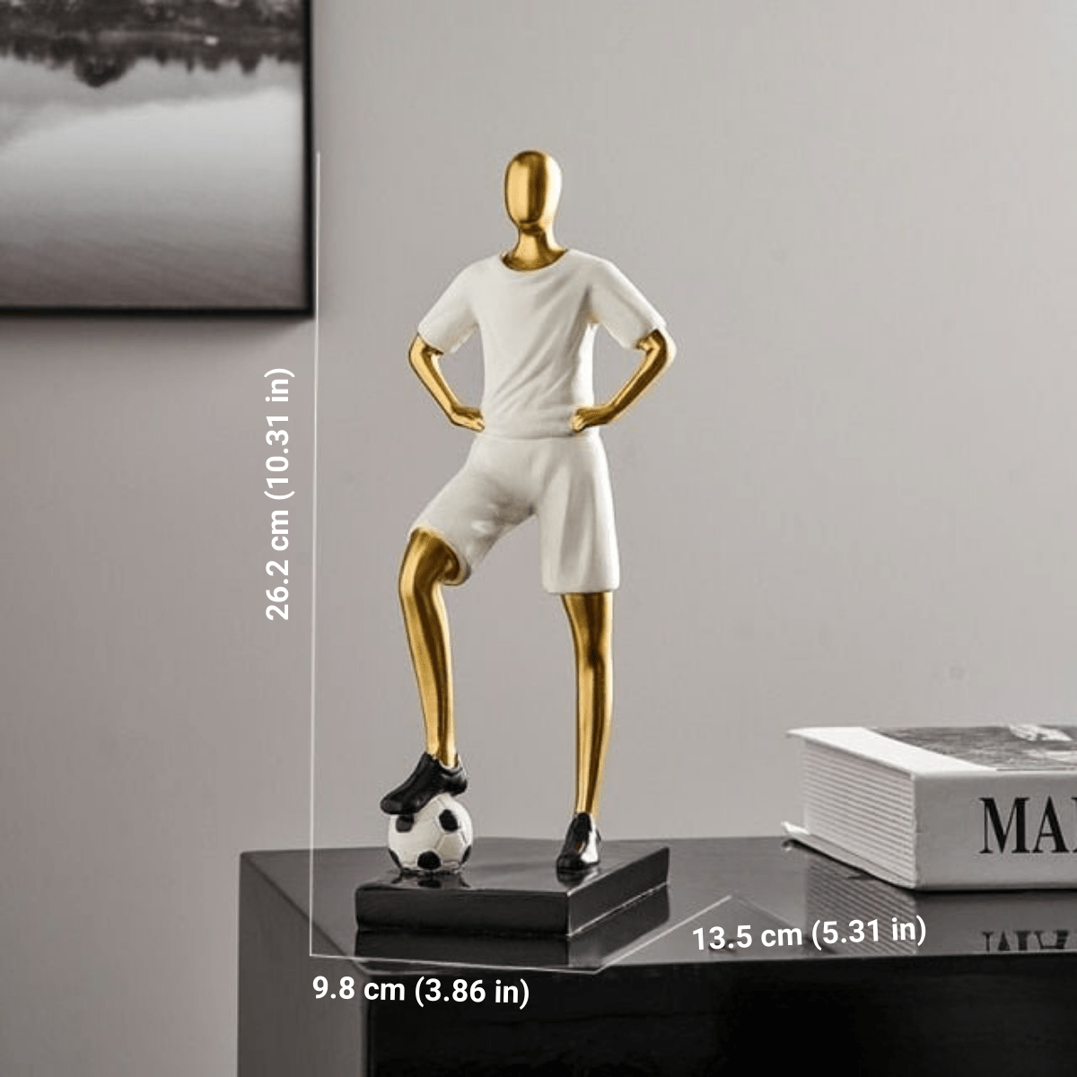 Hom & Ember – Elegant Abstract Footballer Sculpture in Polished Resin for a Contemporary Touch - Hom & Ember