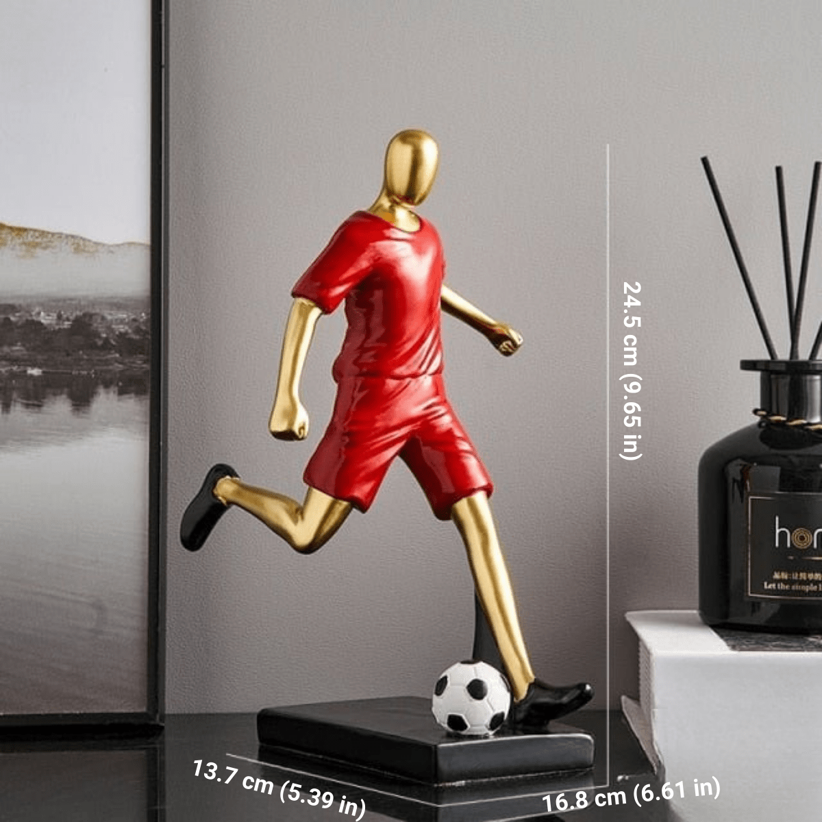 Hom & Ember – Elegant Abstract Footballer Sculpture in Polished Resin for a Contemporary Touch - Hom & Ember