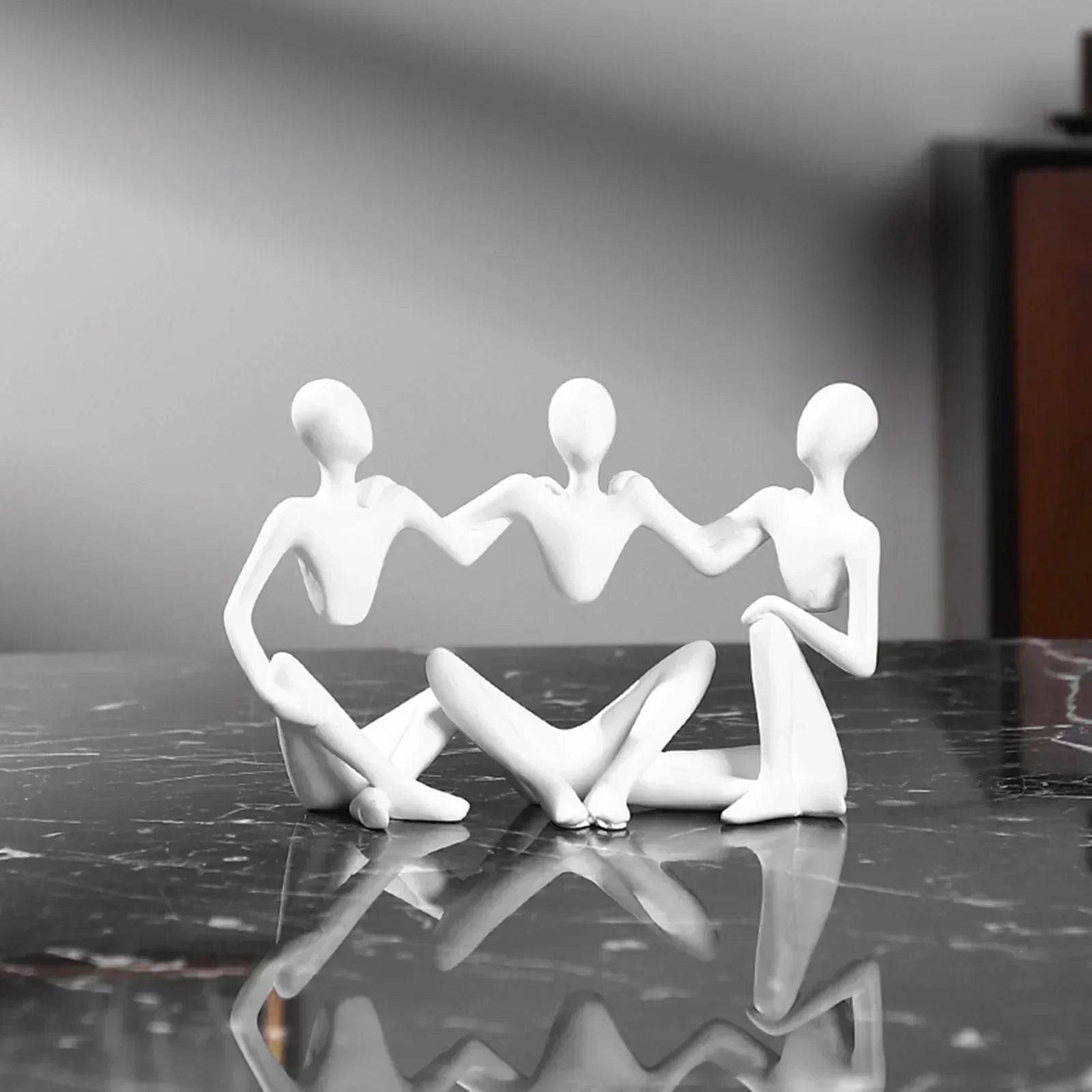 Hom & Ember – Elegant Abstract Resin Sculpture for Contemporary Spaces with Timeless Charm - Hom & Ember