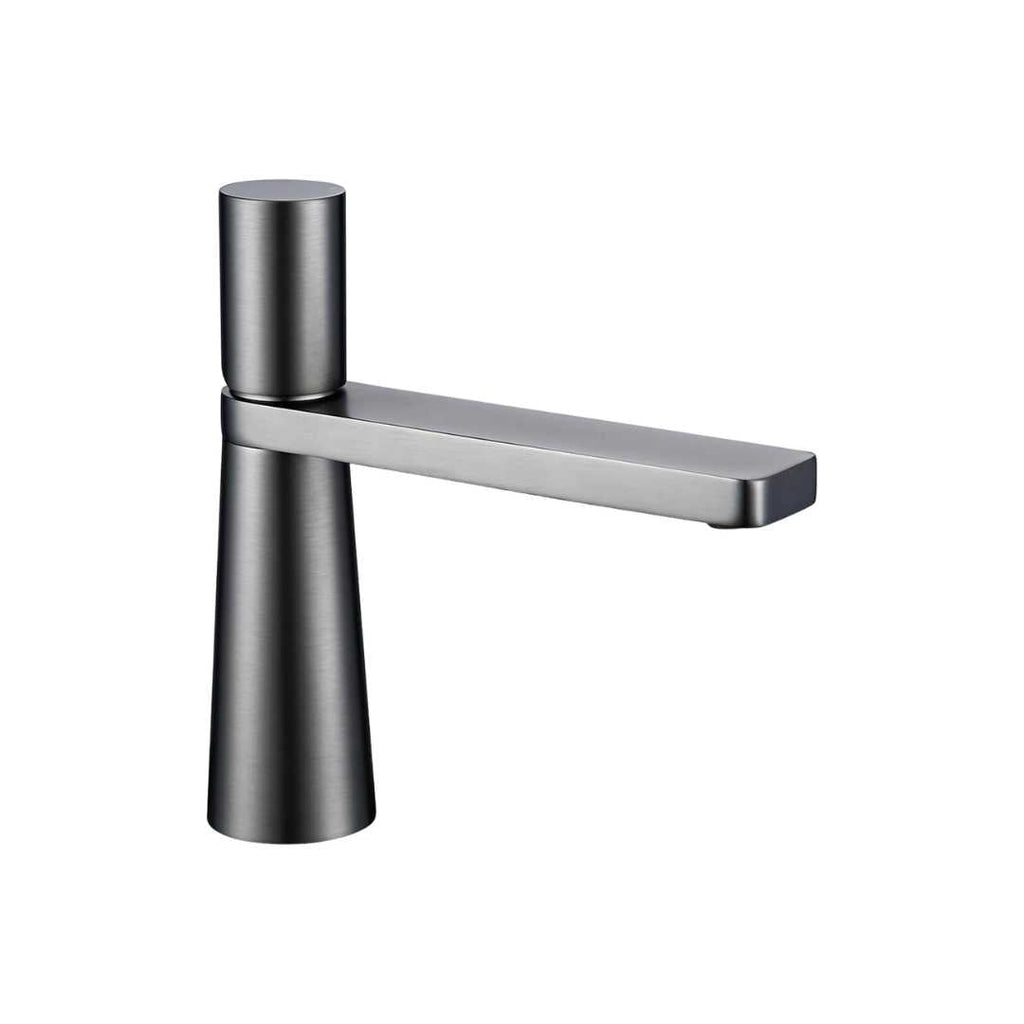 Hom & Ember – Elegant Bathroom Sink Tap in Polished Chrome for a Serene Ambiance - Hom & Ember
