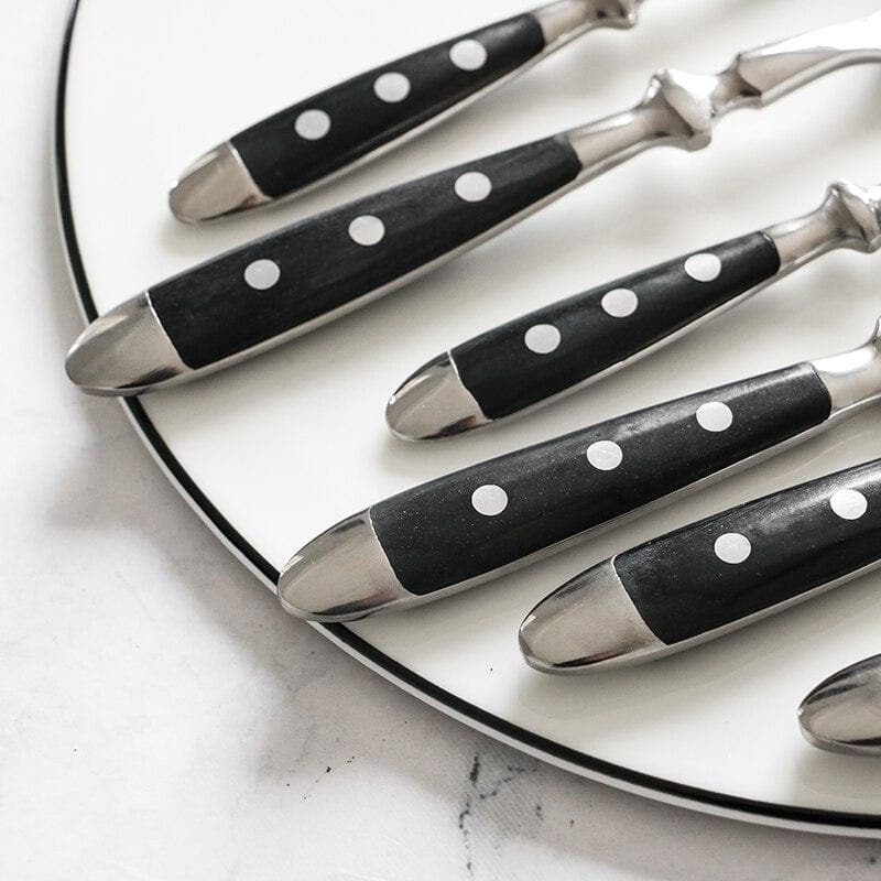 Hom & Ember – Elegant Black Stainless Steel Cutlery Set for a Sophisticated Dining Experience - Hom & Ember