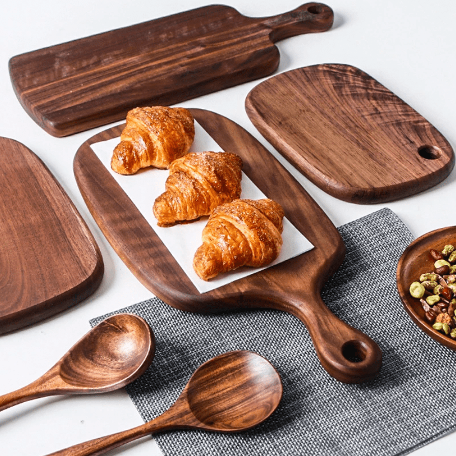 Hom & Ember – Elegant Black Walnut Chopping Board for Culinary Masterpieces - Hom & Ember
