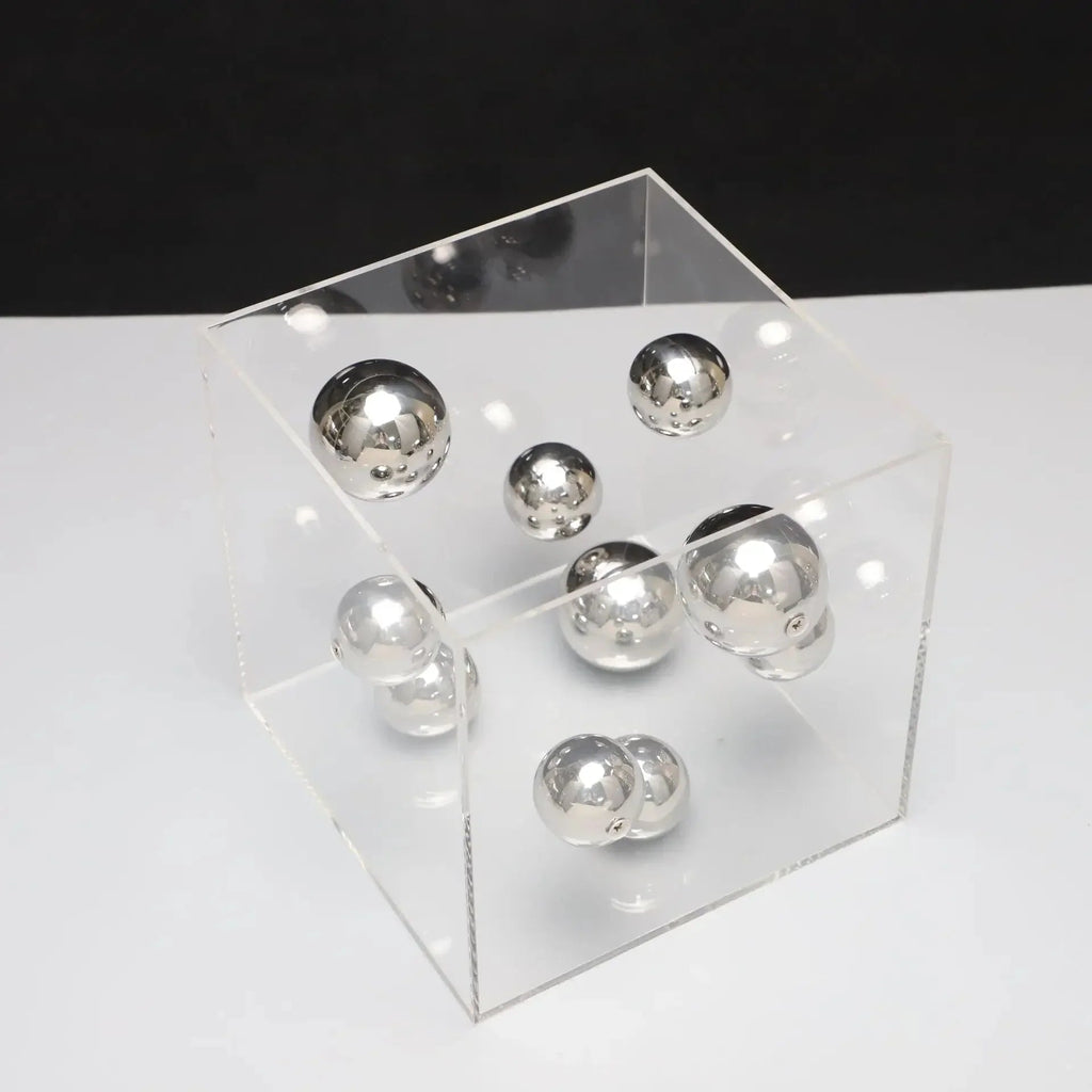 Hom & Ember – Elegant Decorative Cube Floating Spheres for a Captivating 3D Modern Effect - Hom & Ember