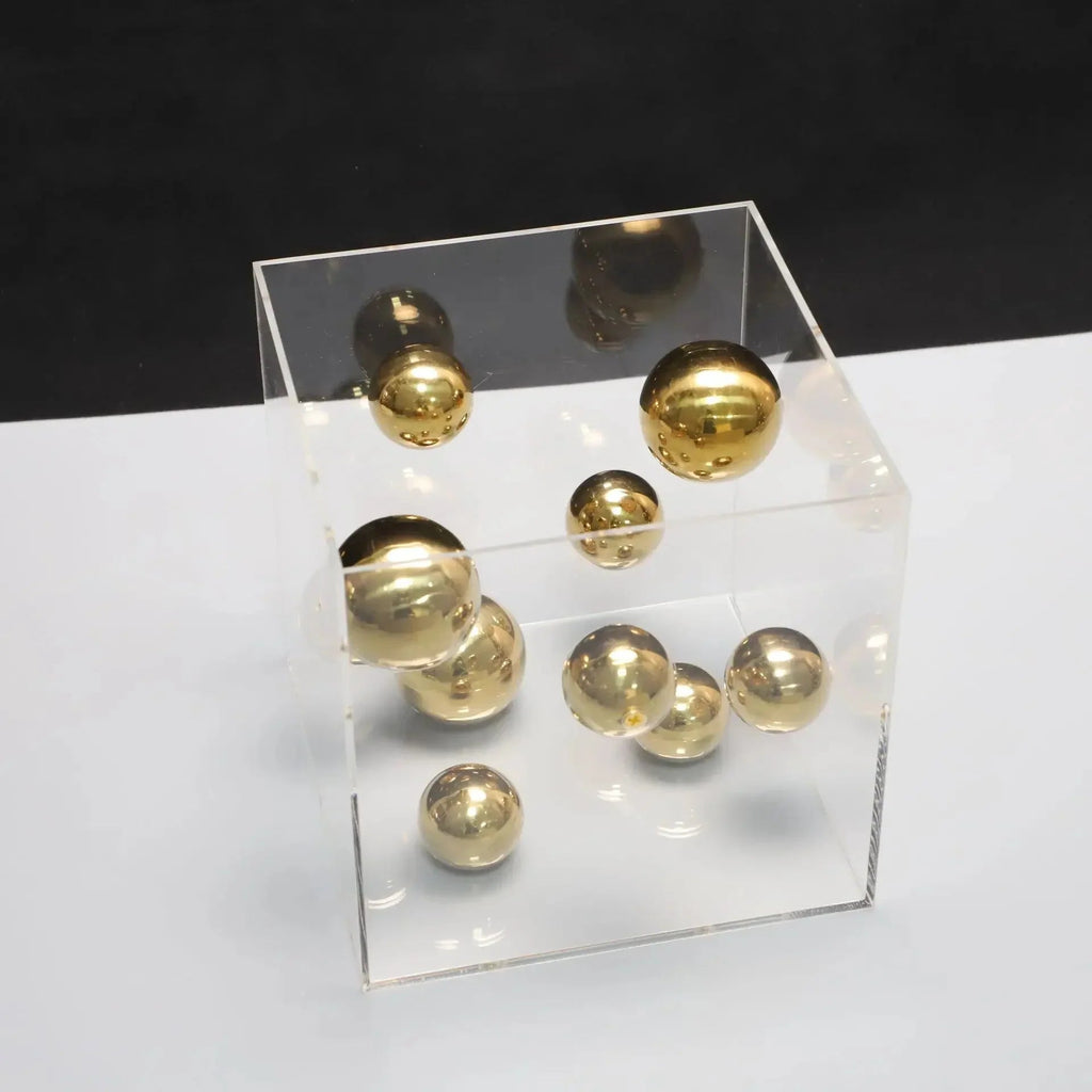 Hom & Ember – Elegant Decorative Cube Floating Spheres for a Captivating 3D Modern Effect - Hom & Ember