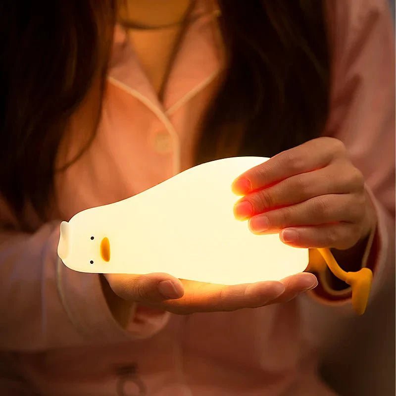 Hom & Ember – Elegant Duck - Shaped Ambient Lamp in Soft Silicone for a Serene Ambiance - Hom & Ember