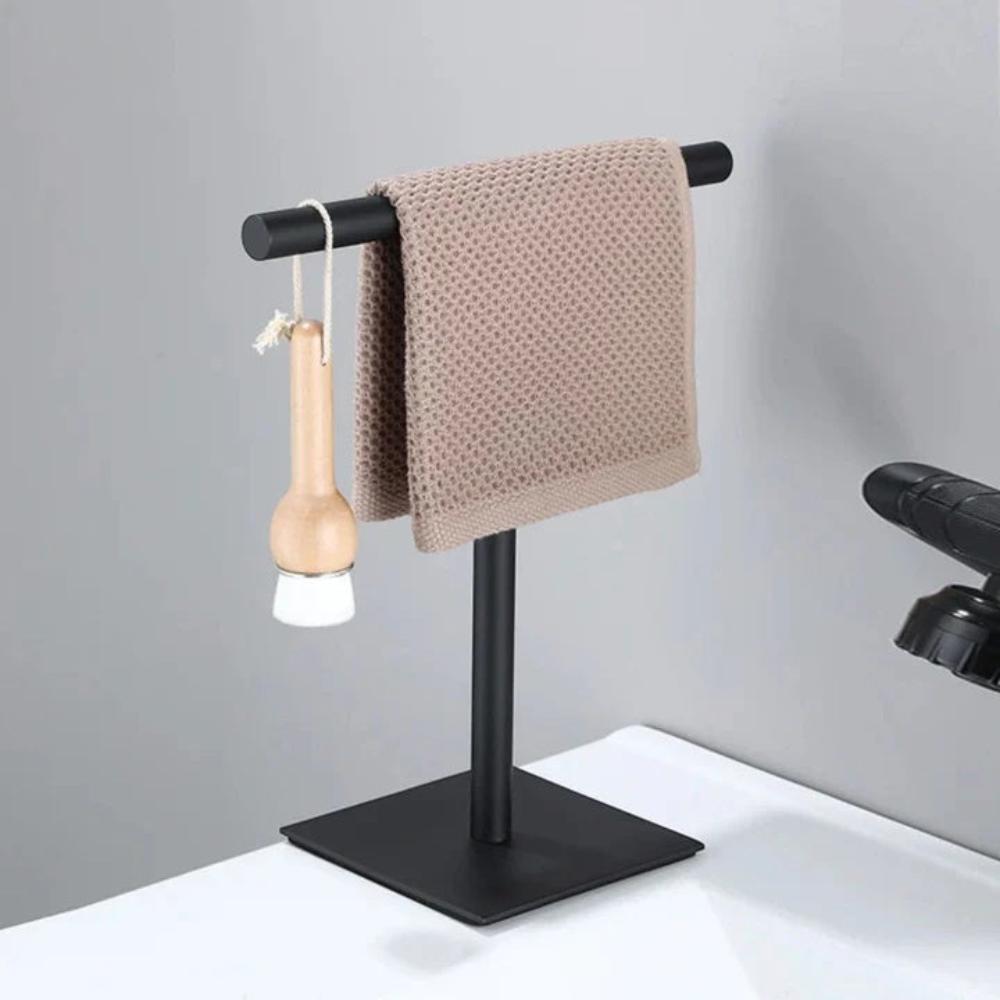 Hom & Ember – Elegant Freestanding Towel Rack in Sleek Design for a Serene Ambiance - Hom & Ember