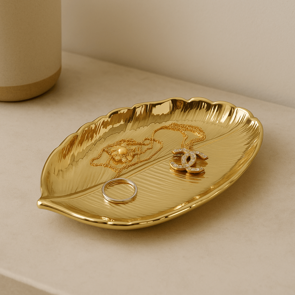 Hom & Ember – Elegant Glossy Ceramic Decorative Storage Tray for Organised Sophistication - Hom & Ember