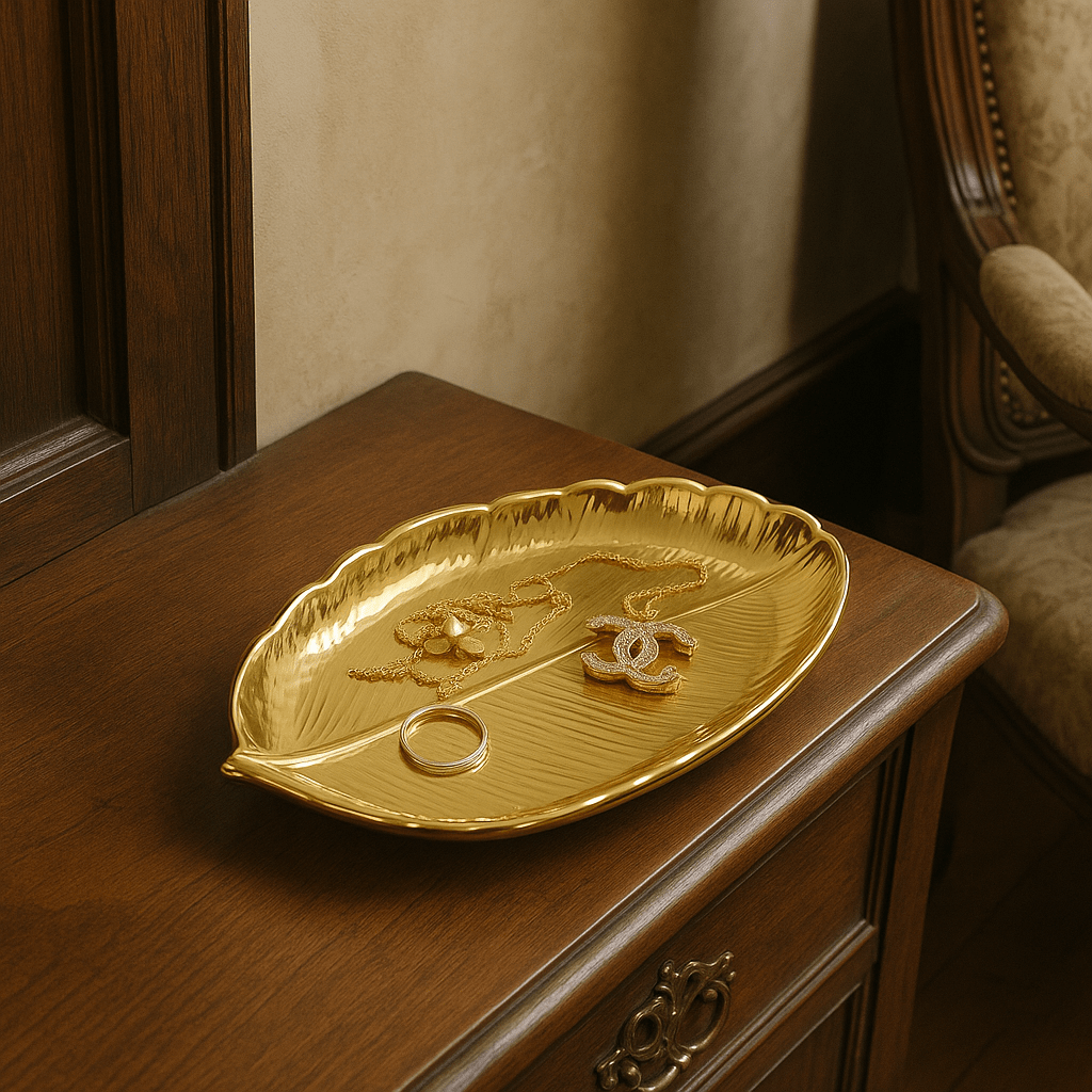 Hom & Ember – Elegant Glossy Ceramic Decorative Storage Tray for Organised Sophistication - Hom & Ember