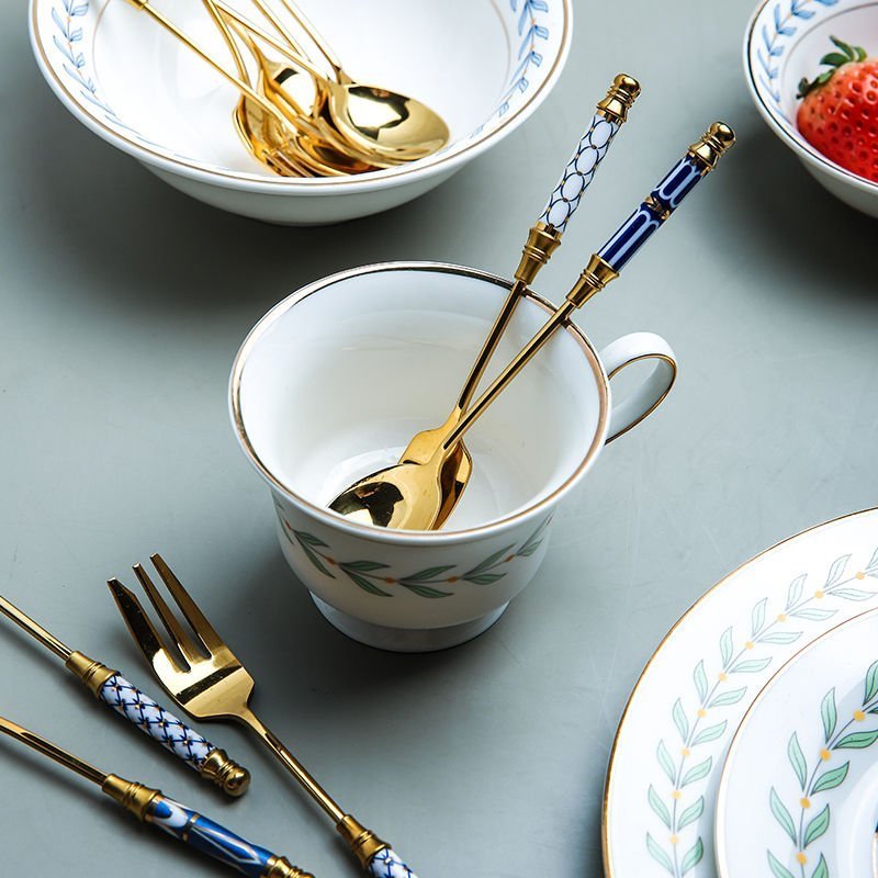 Hom & Ember – Elegant Golden Cutlery Set for Mediterranean - Inspired Dining, Perfect for a Serene Ambiance - Hom & Ember