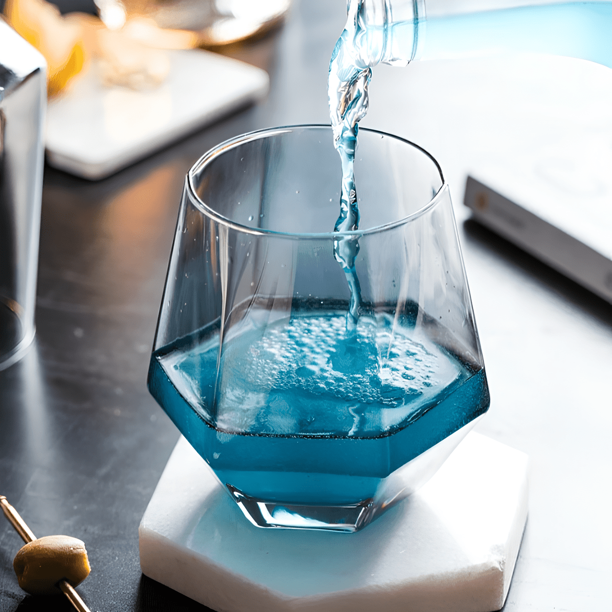 Hom & Ember – Elegant Hexagonal Cocktail Glasses for Sophisticated Gatherings - Hom & Ember