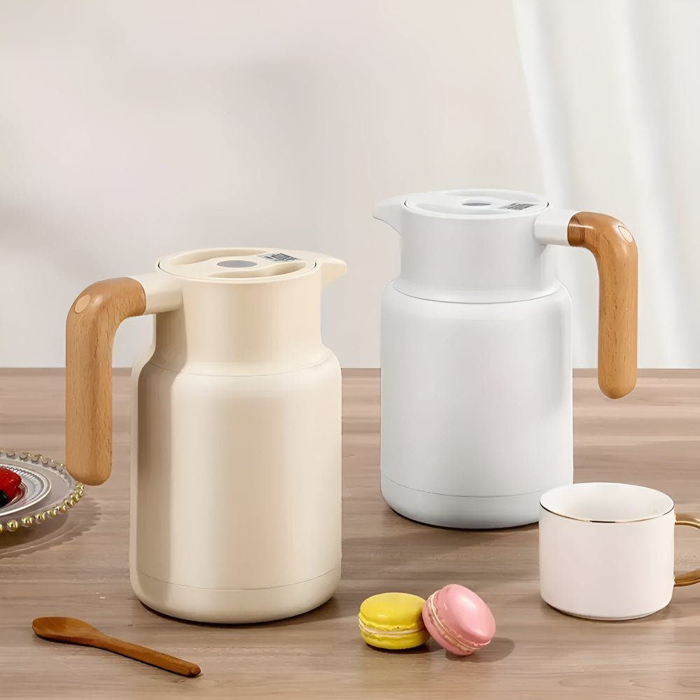 Hom & Ember – Elegant Insulated Carafe with Natural Wooden Handle for a Serene Ambiance - Hom & Ember