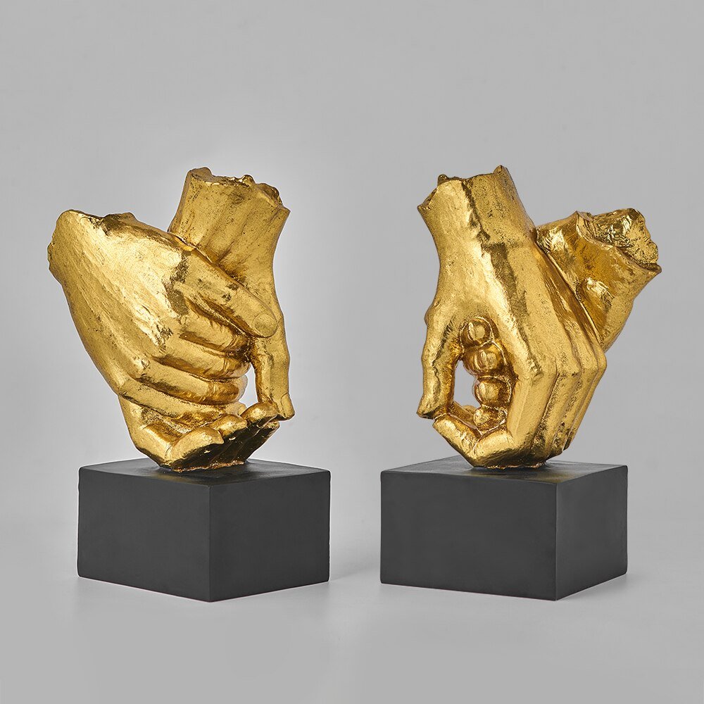 Hom & Ember – Elegant Intertwined Hands Sculpture in Resin for a Serene Ambiance - Hom & Ember
