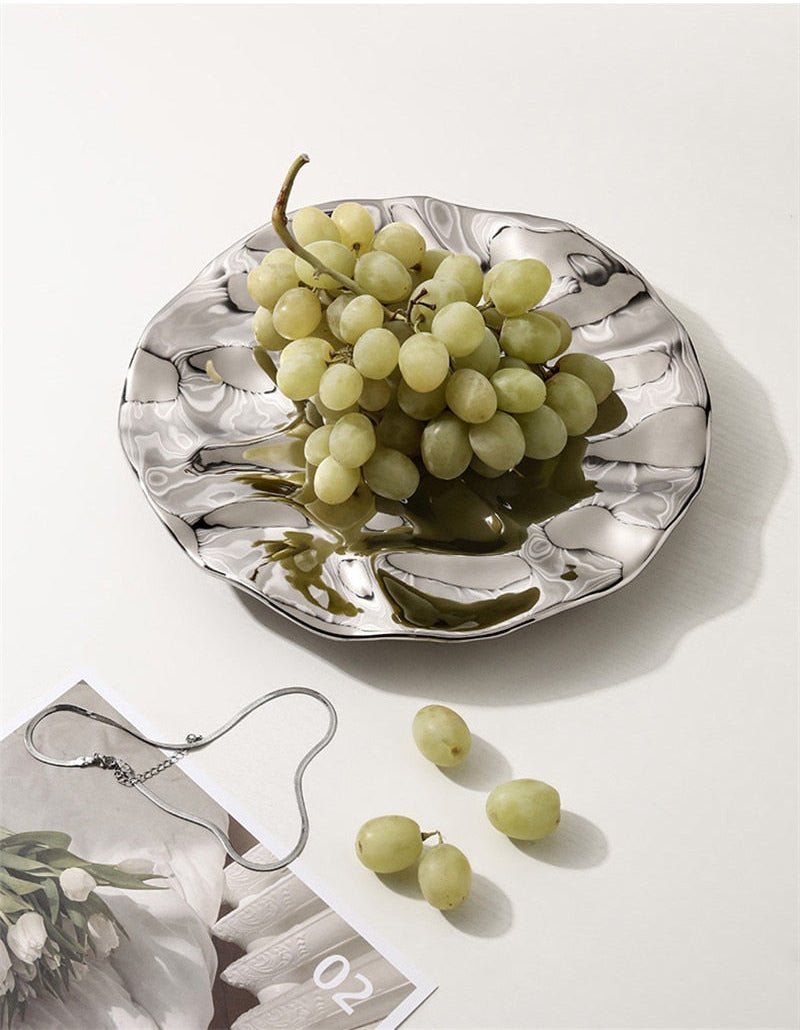 Hom & Ember – Elegant Silver Chrome Decorative Ceramic Tray for a Sophisticated Art Display - Hom & Ember