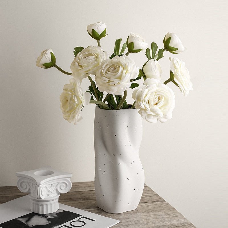 Hom & Ember – Elegant Twisted Ceramic Vase for Stylish Living Spaces, Embracing Contemporary Sophistication - Hom & Ember