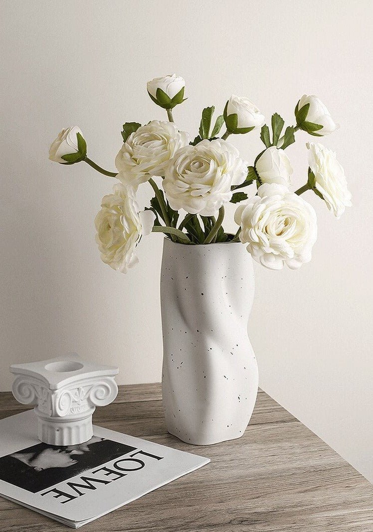 Hom & Ember – Elegant Twisted Ceramic Vase for Stylish Living Spaces, Embracing Contemporary Sophistication - Hom & Ember