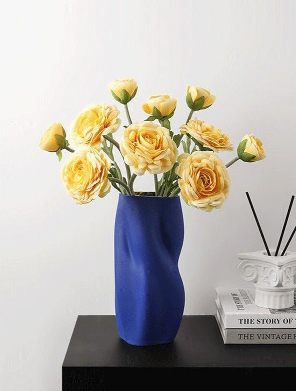 Hom & Ember – Elegant Twisted Ceramic Vase for Stylish Living Spaces, Embracing Contemporary Sophistication - Hom & Ember