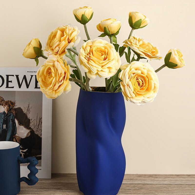 Hom & Ember – Elegant Twisted Ceramic Vase for Stylish Living Spaces, Embracing Contemporary Sophistication - Hom & Ember