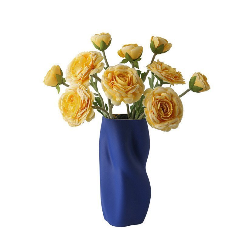 Hom & Ember – Elegant Twisted Ceramic Vase for Stylish Living Spaces, Embracing Contemporary Sophistication - Hom & Ember