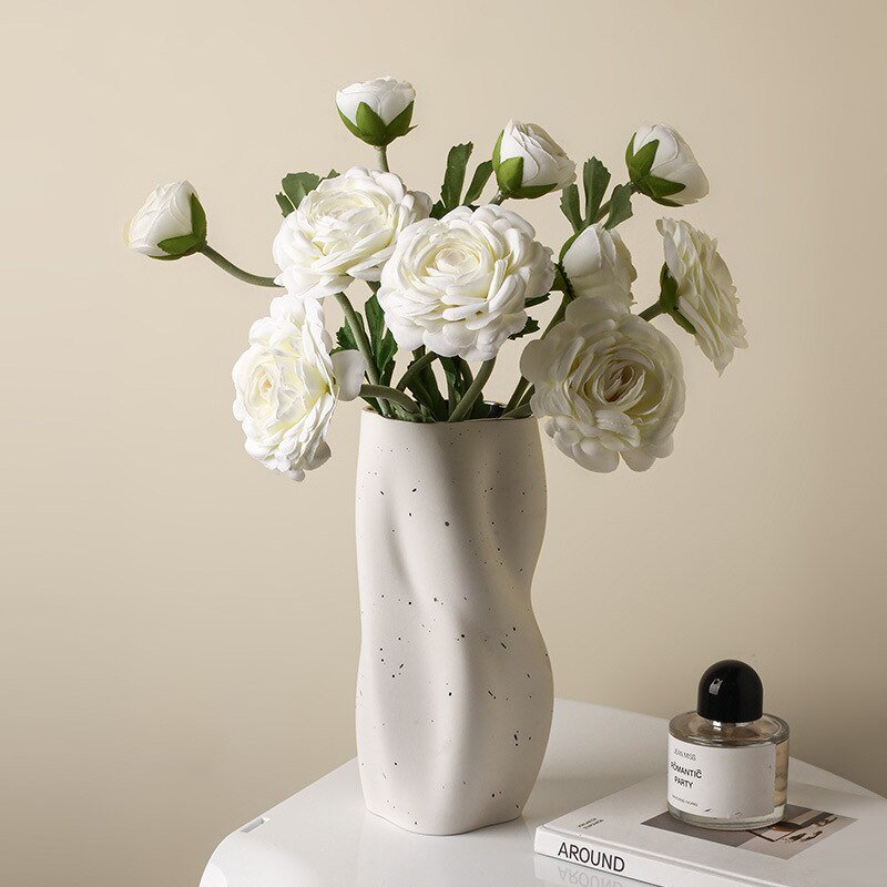 Hom & Ember – Elegant Twisted Ceramic Vase for Stylish Living Spaces, Embracing Contemporary Sophistication - Hom & Ember