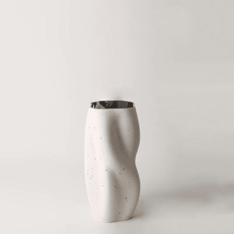 Hom & Ember – Elegant Twisted Ceramic Vase for Stylish Living Spaces, Embracing Contemporary Sophistication - Hom & Ember