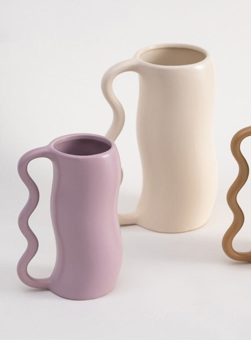 Hom & Ember – Elegant Wavy Ceramic Vase in Soft Pastel Hues for a Serene Ambiance - Hom & Ember