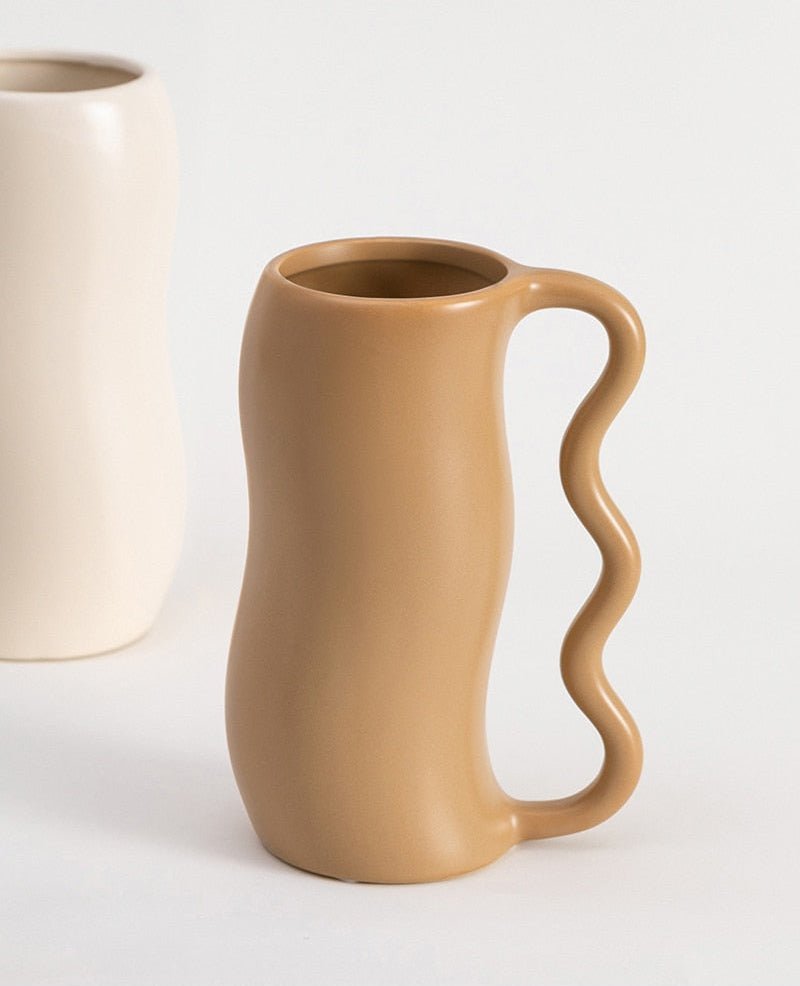 Hom & Ember – Elegant Wavy Ceramic Vase in Soft Pastel Hues for a Serene Ambiance - Hom & Ember