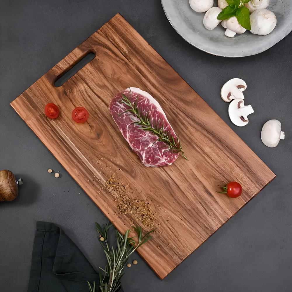 Hom & Ember – Exquisite Solid Wood Chopping Board with Handle for Sophisticated Culinary Masterpieces - Hom & Ember