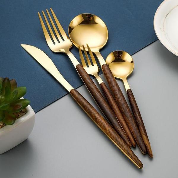 Hom & Ember – Exquisite Timber Cutlery Ensemble for a Refined Dining Experience - Hom & Ember