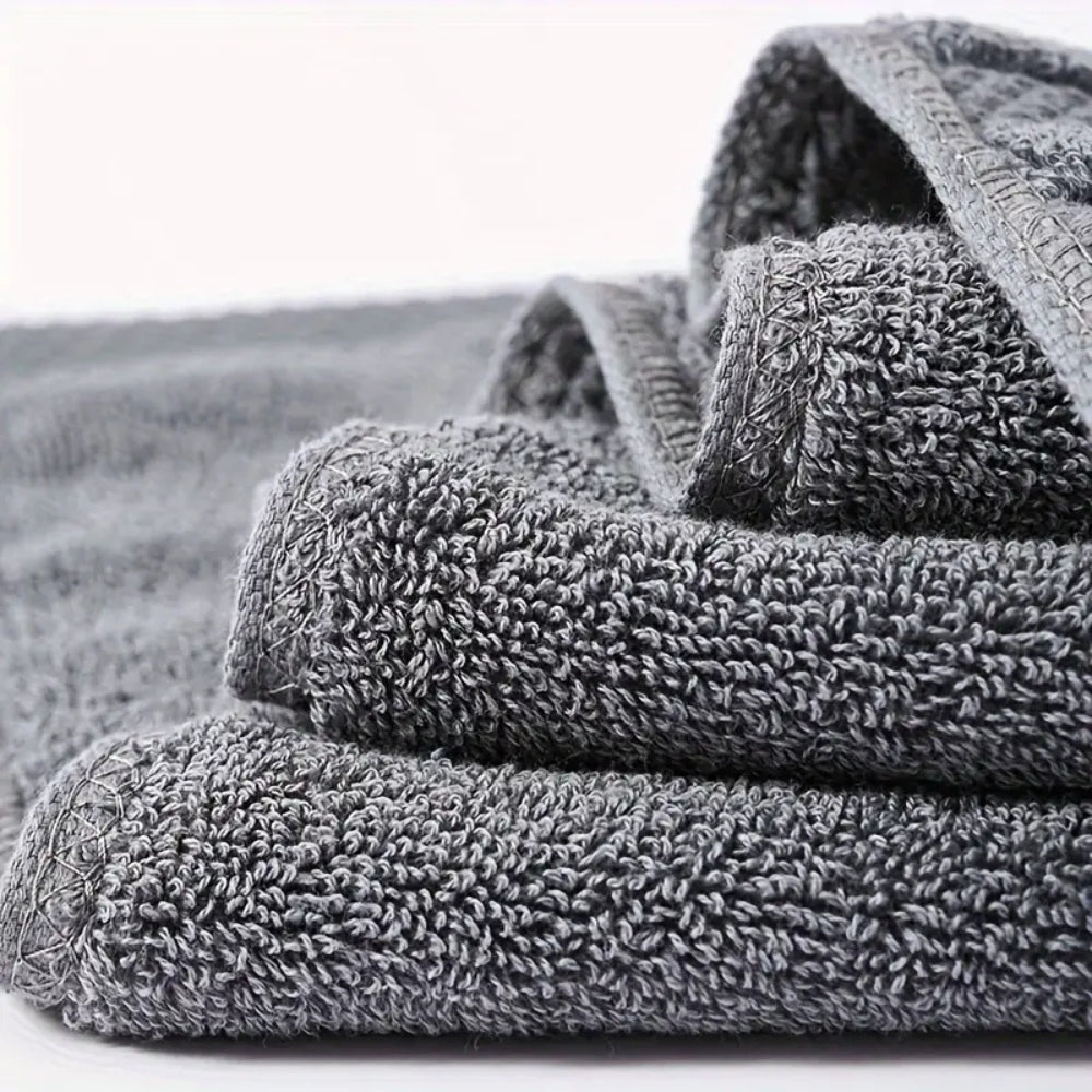 Hom & Ember – Exquisite Z - Pattern Towel Set in Soft Cotton for a Serene Ambiance - Hom & Ember