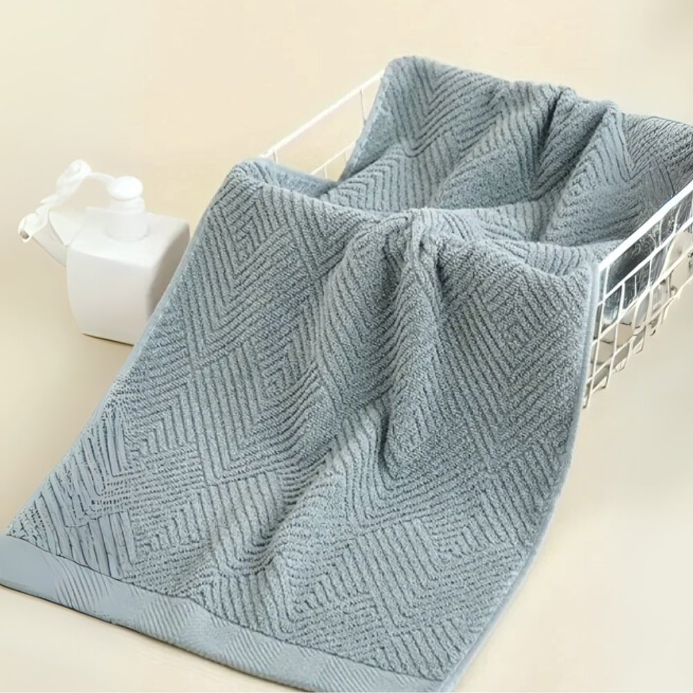 Hom & Ember – Exquisite Z - Pattern Towel Set in Soft Cotton for a Serene Ambiance - Hom & Ember
