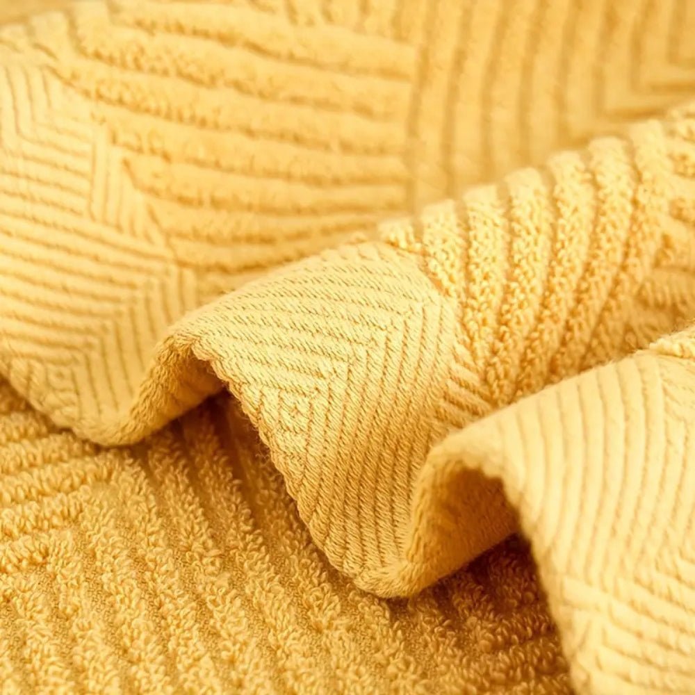 Hom & Ember – Exquisite Z - Pattern Towel Set in Soft Cotton for a Serene Ambiance - Hom & Ember