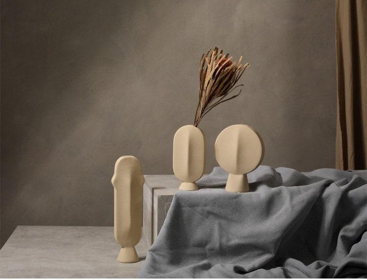 Hom & Ember – Frosted Ceramic Face Vase - Hom & Ember