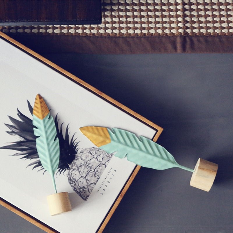 Hom & Ember – Gold - Dipped Feather Ornament - Hom & Ember