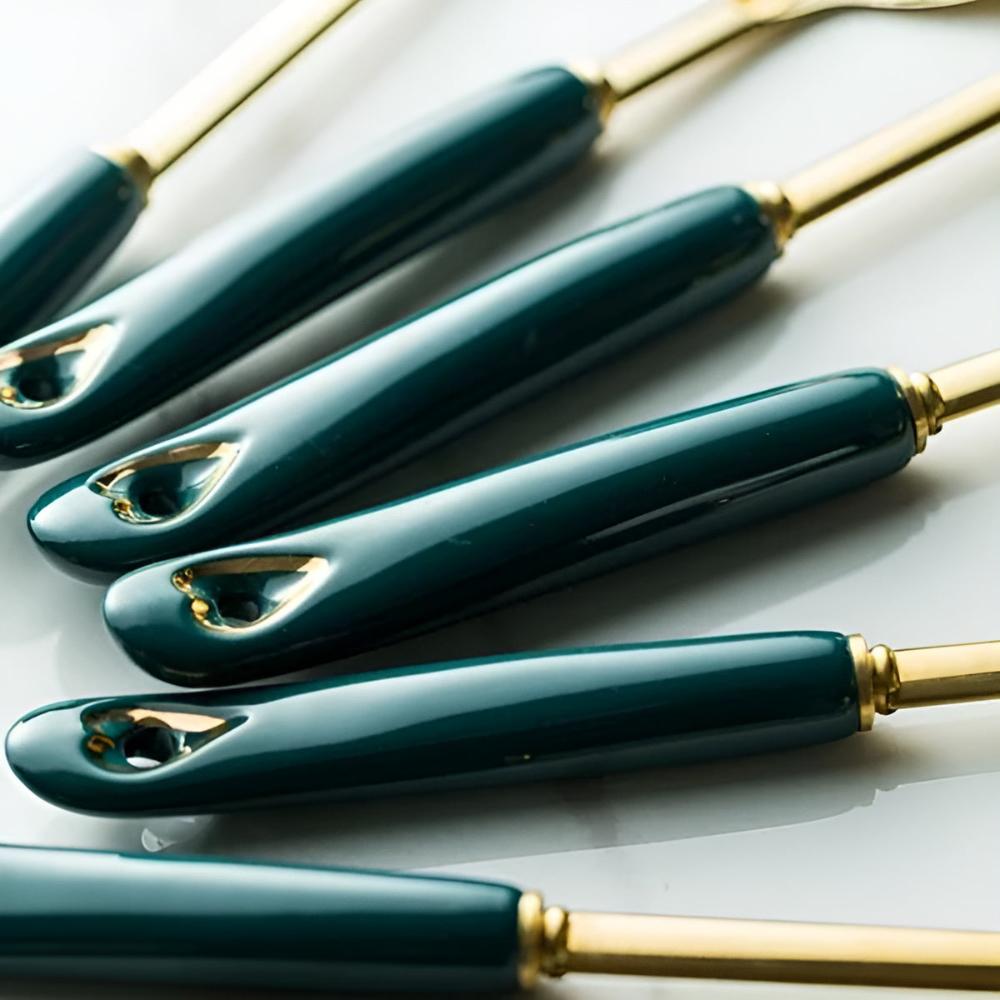 Hom & Ember – Golden Stainless Steel Utensil Set for a Luxurious Kitchen Experience - Hom & Ember