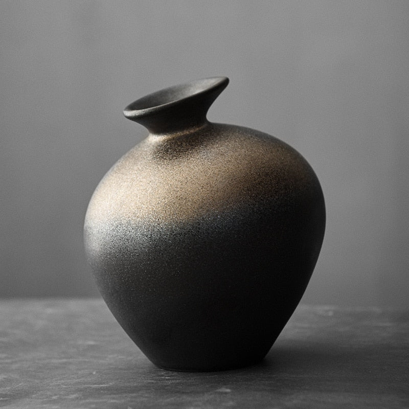 Hom & Ember – Japanese - Inspired Tabletop Vase - Hom & Ember