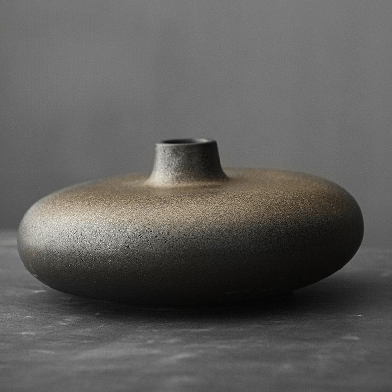 Hom & Ember – Japanese - Inspired Tabletop Vase - Hom & Ember