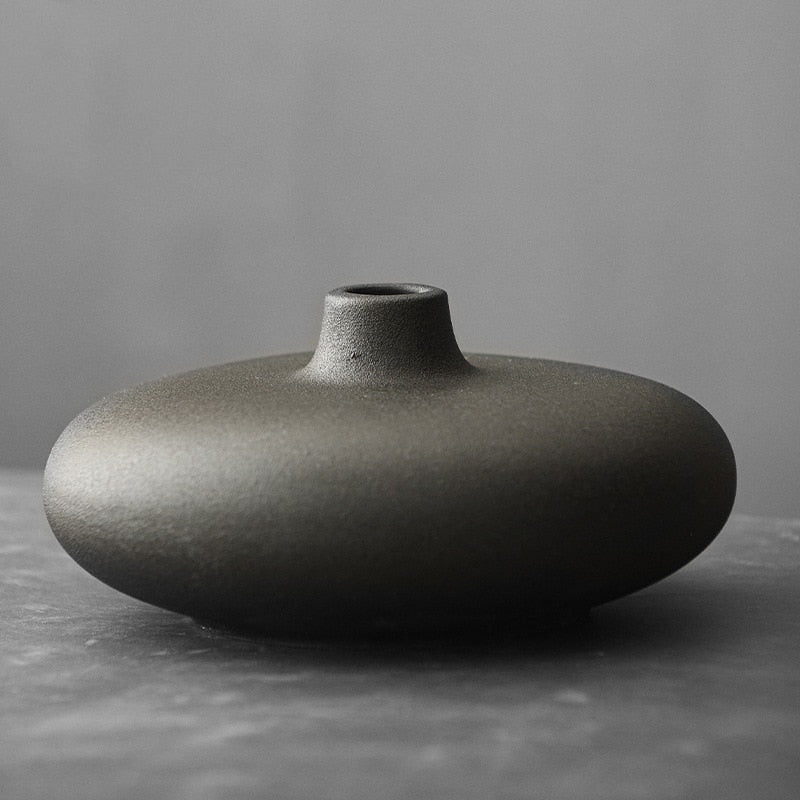 Hom & Ember – Japanese - Inspired Tabletop Vase - Hom & Ember