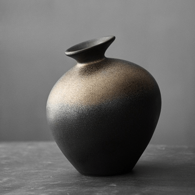 Hom & Ember – Japanese - Inspired Tabletop Vase - Hom & Ember