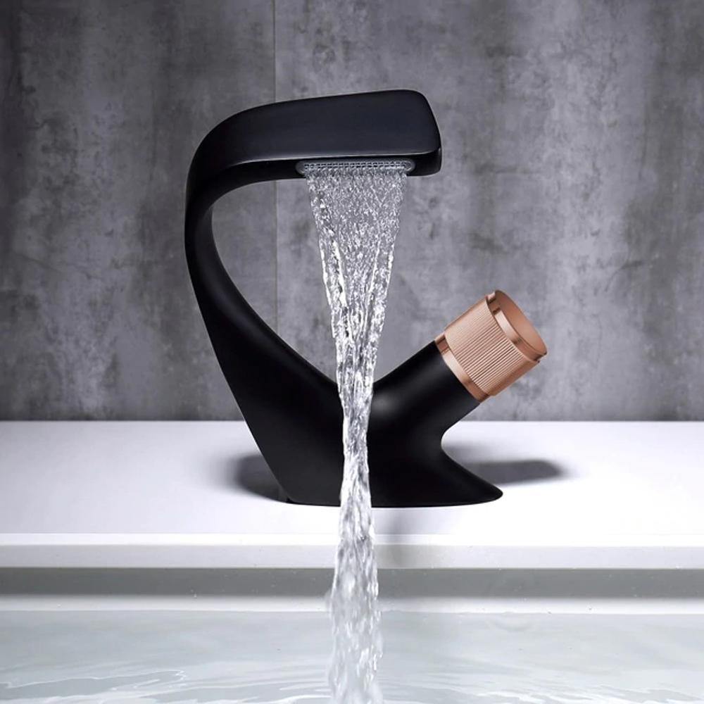 Hom & Ember – Luxurious Chrome Bathroom Sink Tap for a Contemporary Elegance - Hom & Ember