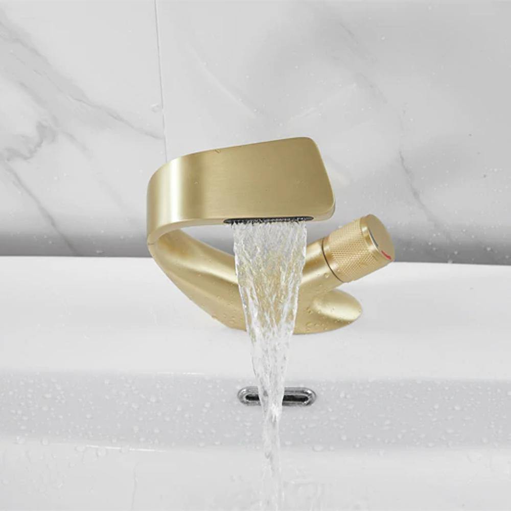 Hom & Ember – Luxurious Chrome Bathroom Sink Tap for a Contemporary Elegance - Hom & Ember